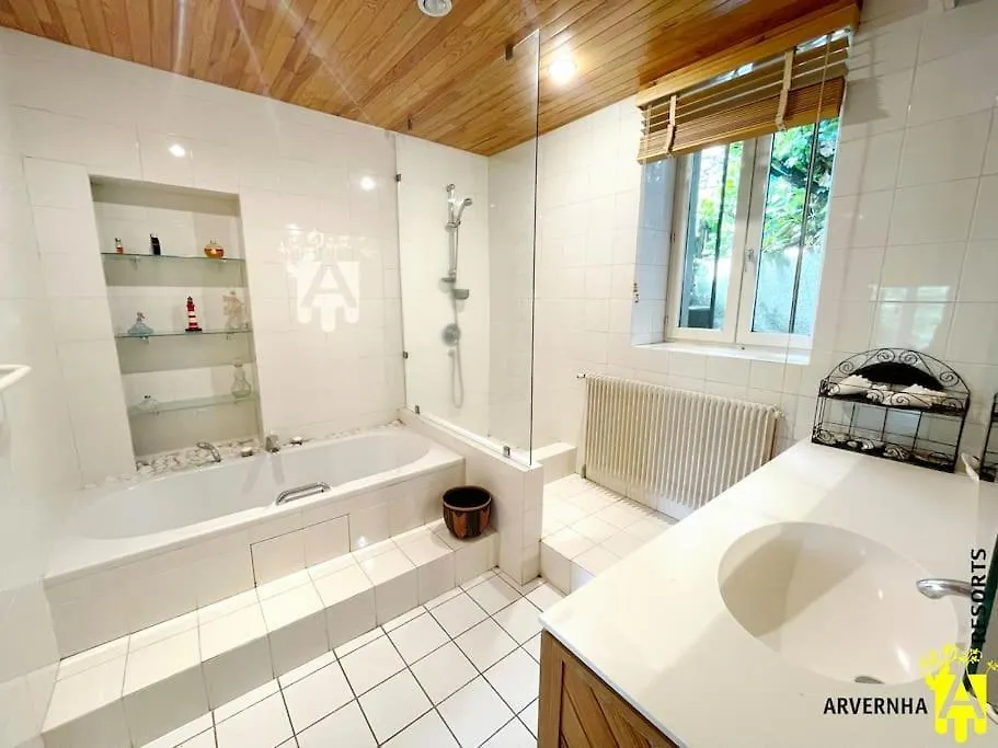 L'Oustalou Villa Saint-Nectaire 0*,
